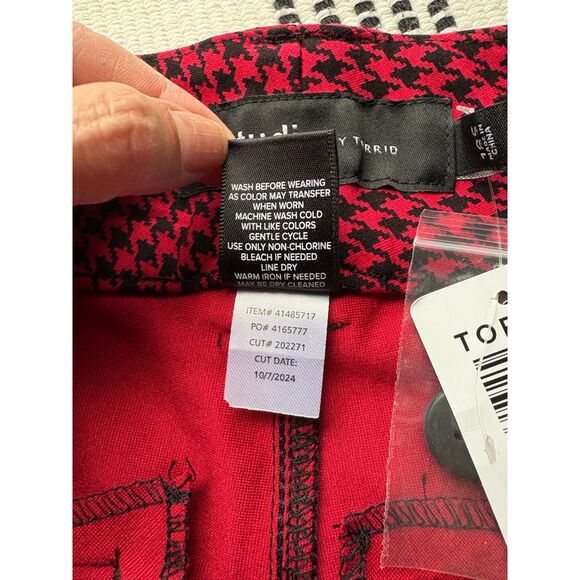 Torrid 18S Trouser A-Line Flare Ponte Pant red houndstooth - Picture 7 of 14